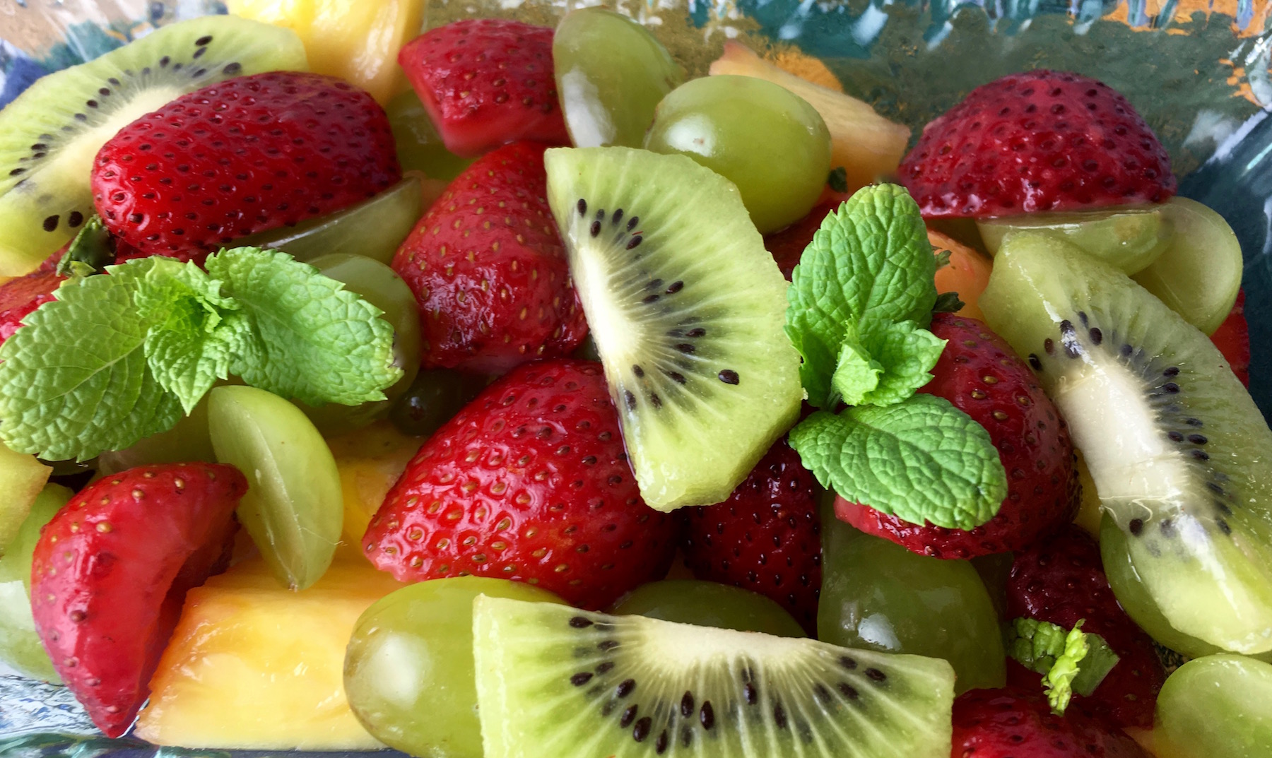 Fresh Fruit Salad with Honey-Yogurt Dip